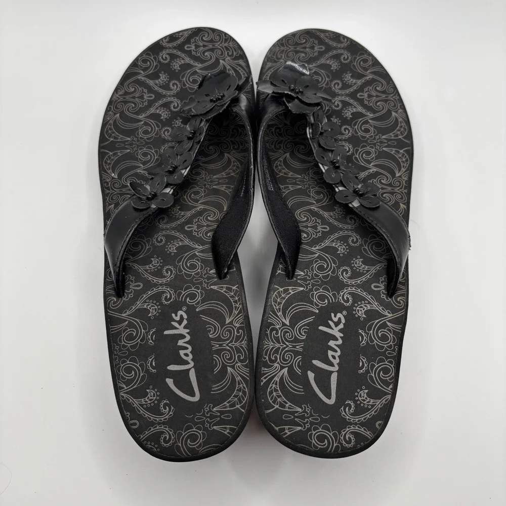 Clarks Sandals Womens 8 Black Floral Paisley Wedge Flip Flops 60049